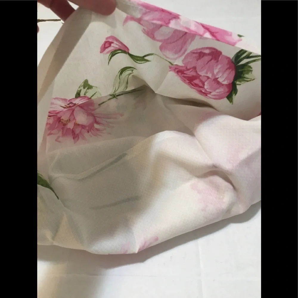 NWOT Westpoint Stevens Floral Std. Shams Pair Cottage Rose~Cotton bh.